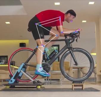 Indoor cycling, bottom of the stroke: the tracked skeleton over the video